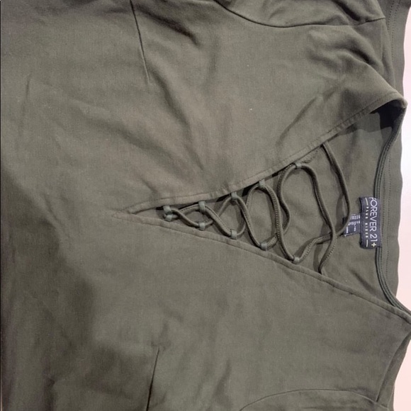 This is a forever 21 1x cock tail style dress - Picture 2 of 4